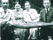 Dr. Richard Lewy-Lingen, die Haushälterin Frau Esch, Marie Lewy-Lingen, Dr. Reinhold Strassmann ca 1940/41.