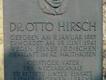 Gedenkplatte vor dem Hedelfinger Friedhof