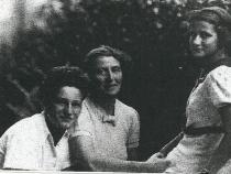Ella Shetzer mit Sohn Joram und Tochter Renate, etwa 1936 in Berlin Bild: Familienarchiv Shetzer