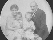 Familie Guttstadt ca. 1924 (Margarethe, Gerhard,Karl-Albert,Friedrich)
