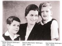 Georg Albrecht, Gertrud und Karl-Andreas Nothmann c/o Bewohner des Hauses