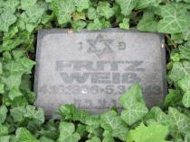 Grabstein für Fritz Weiß auf dem Jüdischen Friedhof Weißensee. Copyright MTSpyright MTS