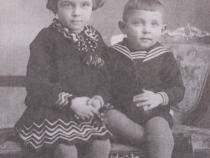 Heinz Karl und Schwester Margot, Weihnachten 1927 © Familie
