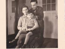 Hilde und Hans Preuss mit ihrem Sohn Joachim (Foto: Familie)