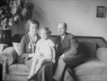 Elisabeth und Robert Lesser mit ihrer Tochter Renate