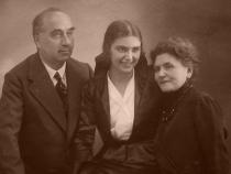 Edith Kohn mit ihren Eltern © Andreas Schmiedel, Großneffe von Edith Kohn