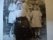 Martha Boschwitz mit Clarissa und Freundinnen, Foto: Familienbesitz