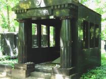 Monument Julius Berger, Jüdischer Friedhof Weissensee Feld B VI, Erbbegräbnis Nr.3579 Bild: F. Springer Moehl
