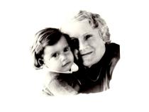 Marta Silten mit der zweijährigen Enkelin Gabriele, 1935