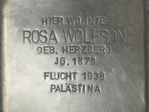 Stolperstein für Rosa Wolfson (Bild: Stolpersteine-Initiative CW, Hupka)
