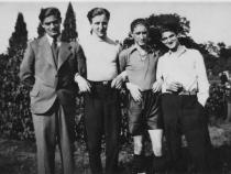 Sigi, der zweite von rechts © Familienarchiv
