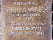 Stolperstein für Gertrud Wunsch.