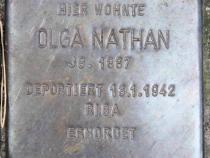 Stolperstein für Olga Nathan.
