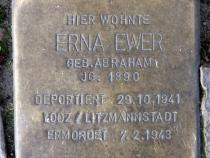 Stolperstein für Erna Ewer.