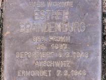 Stolperstein für Esther Brandenburg.