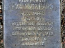 Stolperstein für Eva Bernhard.