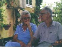 Yoram Shetzer mit seiner Frau Batja im Moschaw Moledad im unteren Gallil 1998 Bild: Familienarchiv Shetzer